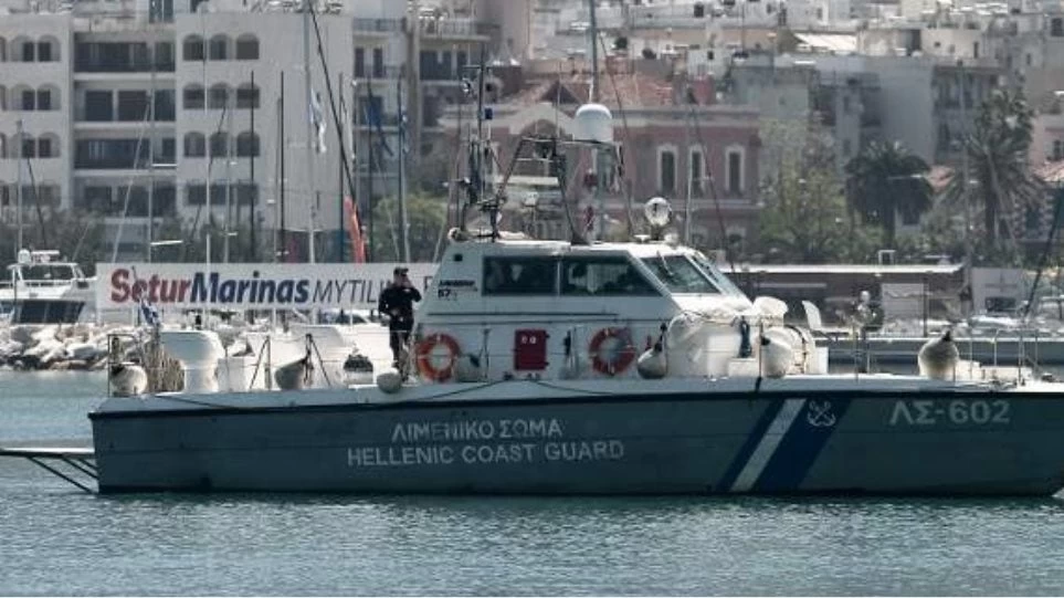 Βόλος: Αναποδογύρισε φουσκωτό από τον αέρα – Στη θάλασσα τρεις άνθρωποι